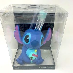 DISNEYxloungefly stitch makeup brush/holder set (slight damage to the plastic)